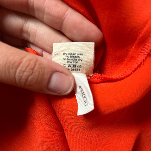 L’AGENCE Size Medium 100% Silk Blouse Top Button Down burnt orange Long Sleeve - Picture 8 of 8